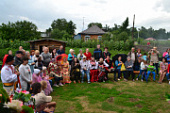 Гости и участники фестиваля пришли на «Сростинскую вечёрку».